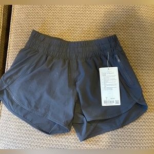 Lululemon black Tracker LR short 4” *Lined